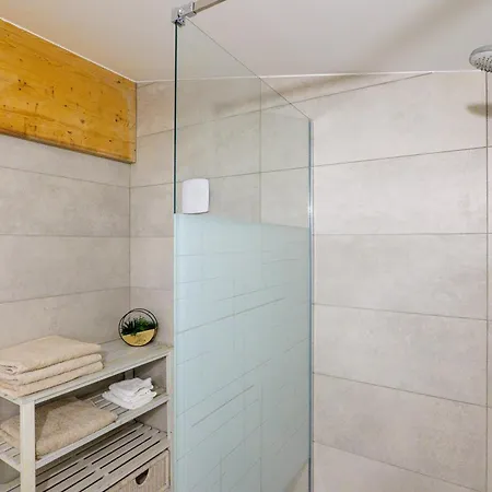 Le Gecko Avec Jacuzzi Feriehus