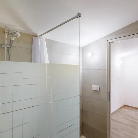 Feriehus Le Gecko Avec Jacuzzi Saint-Germain (Ardeche)
